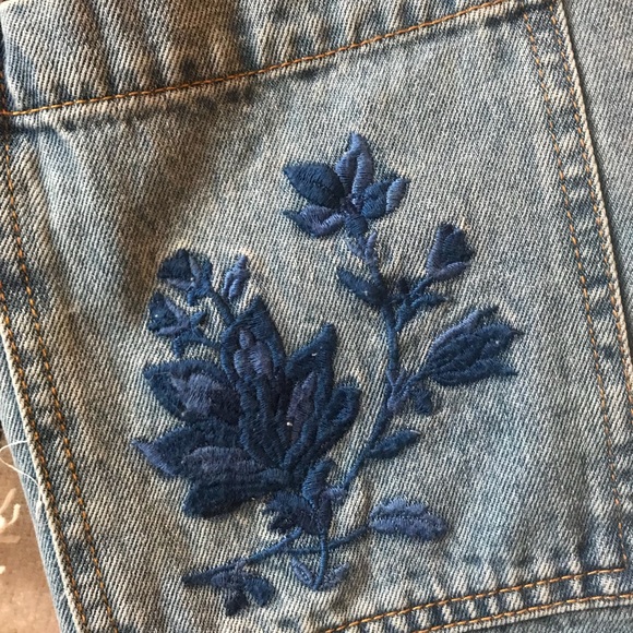 NWT F21 FLORAL OVERALL SKIRT - Picture 2 of 6